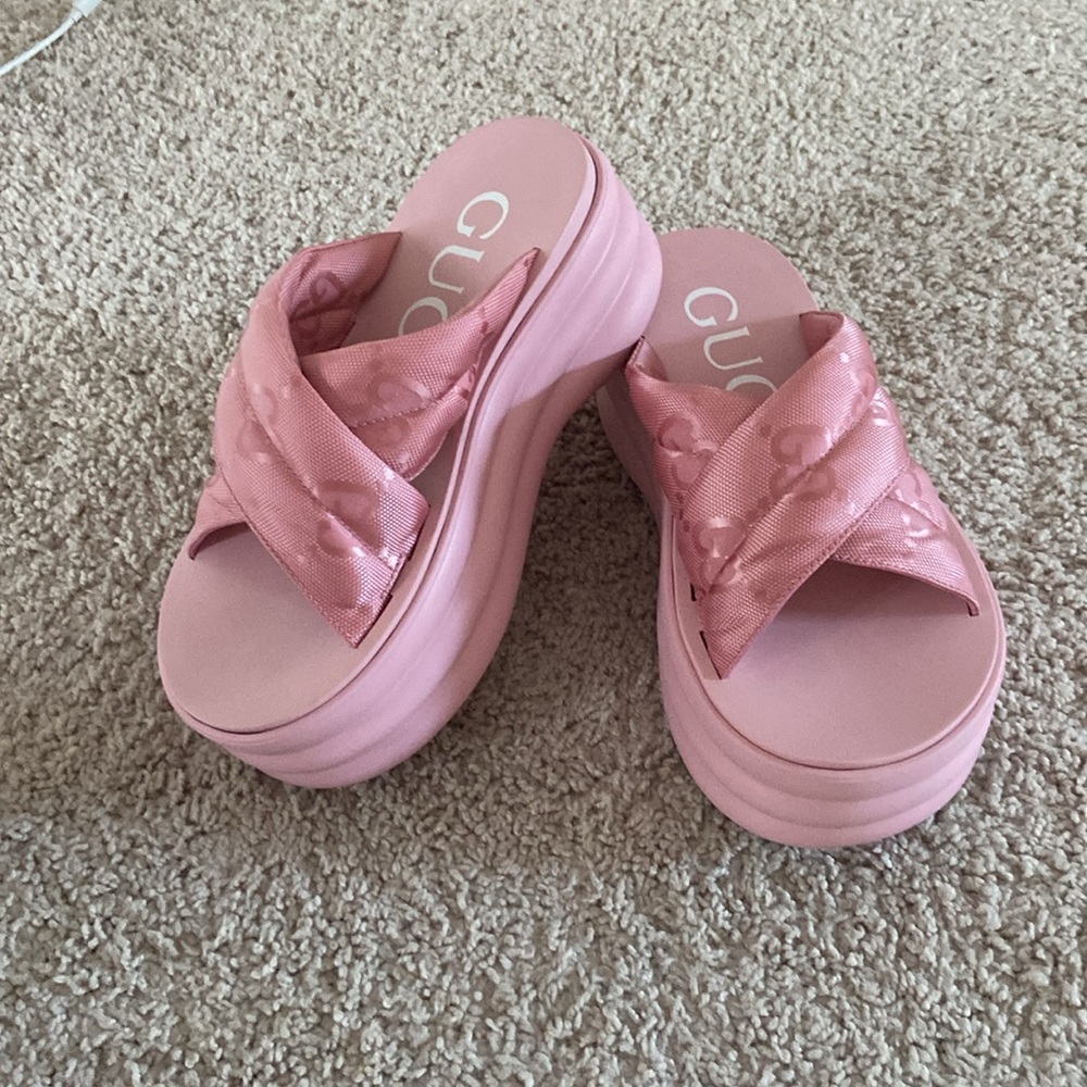Gucci platform slides. 7-7.5